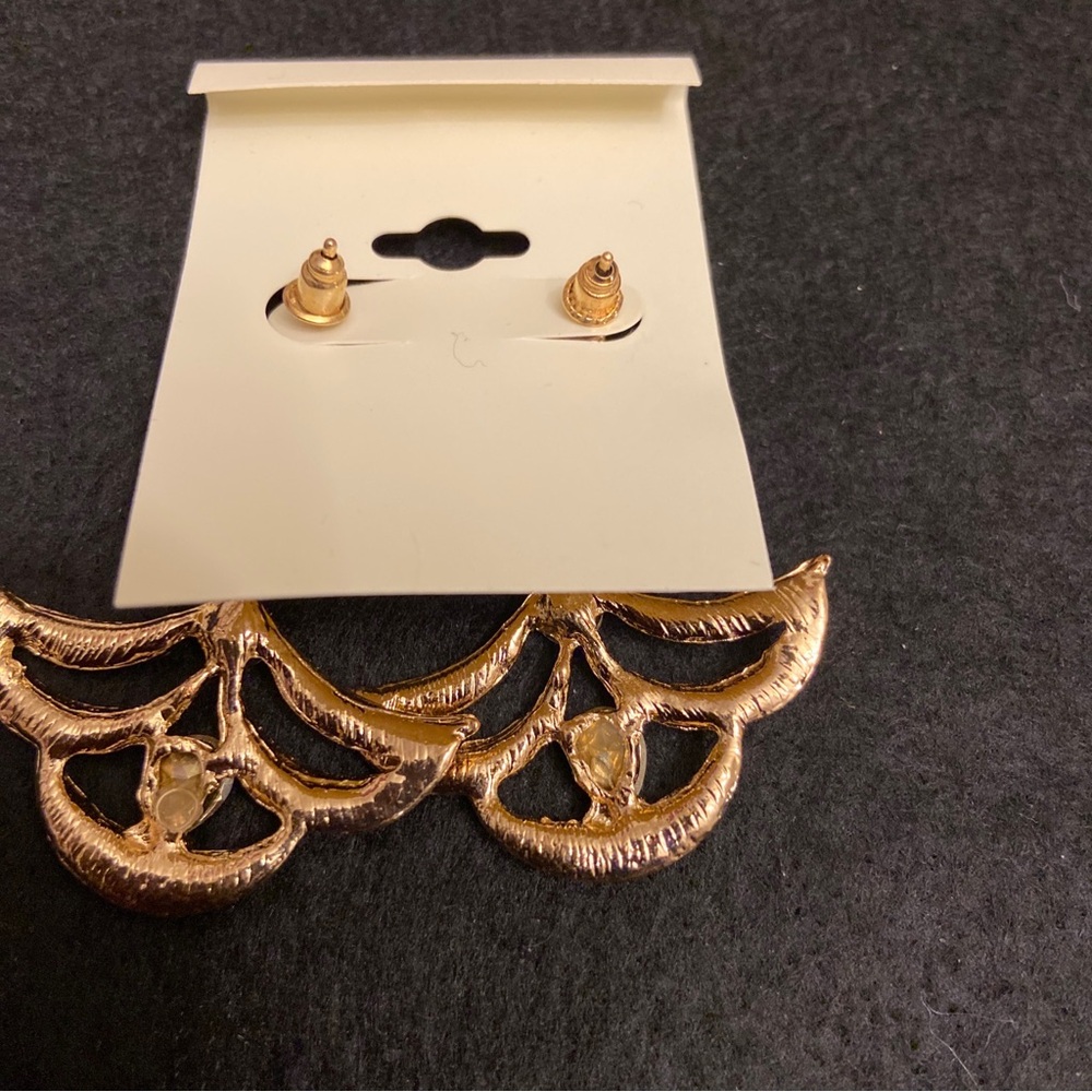 Crystal Collection Women Dangle Drop Gold Colorless Striking Design Earrings. - Picture 2 of 2